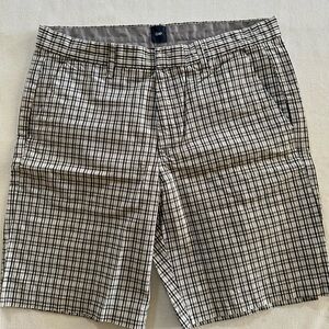 GAP Black and White Flat Front Shorts SIZE 31
